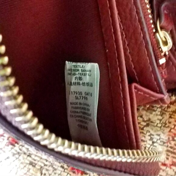 FOSSIL CAROLINE MULTI-COLORED ZIP AROUND WALLET 8" x 4.5" - Picture 12 of 12